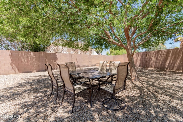 6276 N 75th Ln, Glendale, AZ 85303 - fenced backyard featuring outdoor dining space