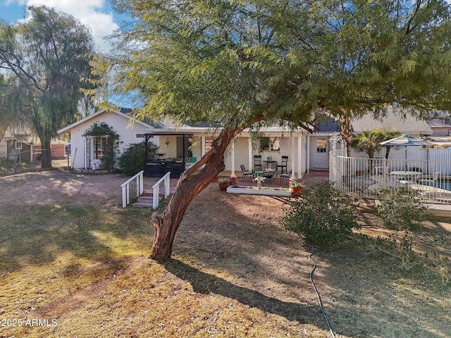 view of front of property