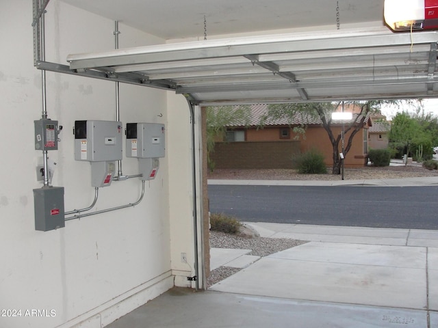 4512 W Stoneman Dr, Anthem, AZ 85086 - garage featuring a garage door opener