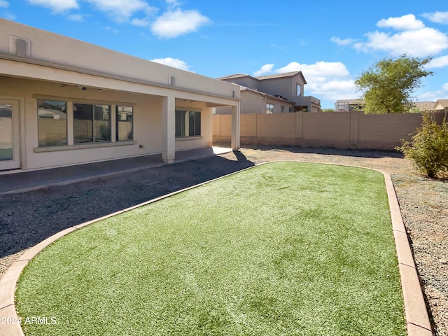 view of yard featuring a patio