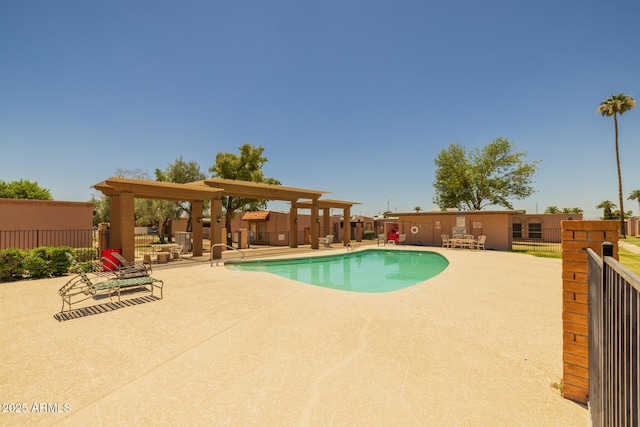 6008 W Augusta Ave, Glendale, AZ 85301 - community pool with a patio area