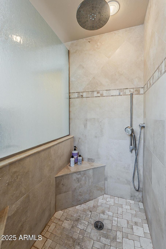 402 E Claremont St, Phoenix, AZ 85012 - full bath with a tile shower