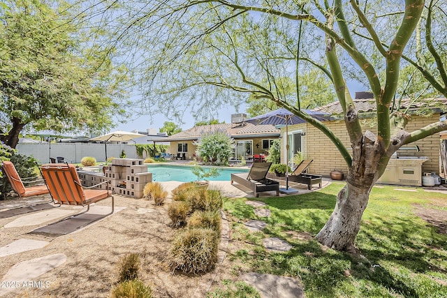 402 E Claremont St, Phoenix, AZ 85012 - view of swimming pool with a patio area