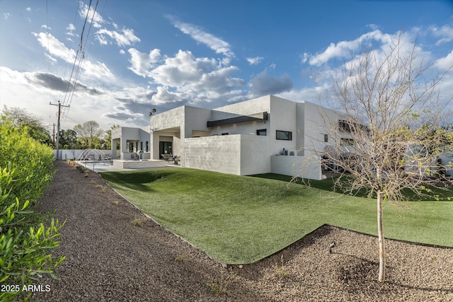 view of yard with a patio