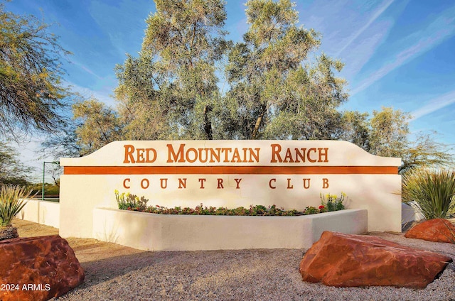 view of community / neighborhood sign