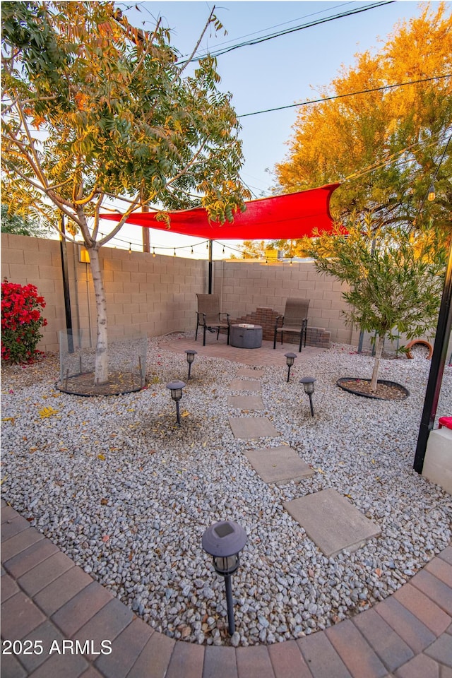 view of yard featuring a patio