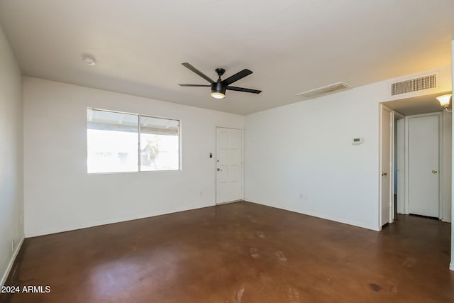 empty room with ceiling fan