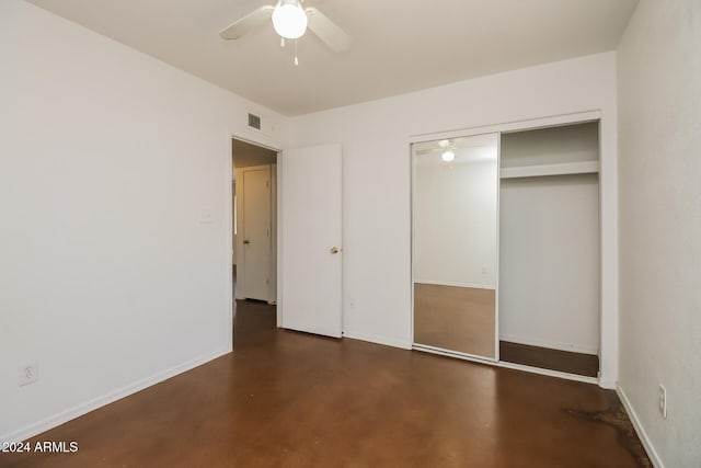 unfurnished bedroom featuring a closet and ceiling fan