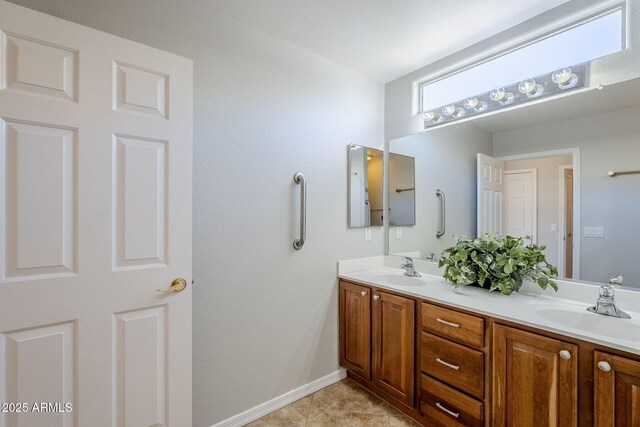 3649 E Hazeltine Way, Chandler, AZ 85249 - full bath featuring double vanity and baseboards