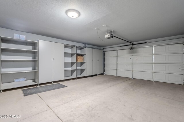3649 E Hazeltine Way, Chandler, AZ 85249 - garage featuring a garage door opener