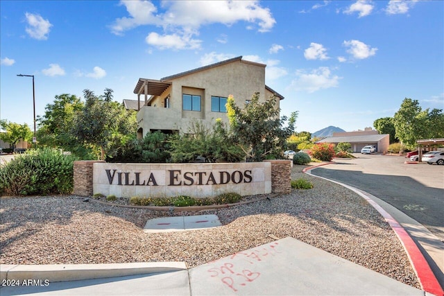 view of community / neighborhood sign