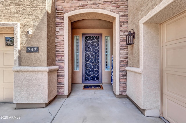 742 E Kingbird Dr, Gilbert, AZ 85297 - entrance to property featuring stone siding