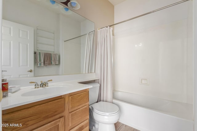 12841 N 19th St, Phoenix, AZ 85022 - full bath featuring toilet, vanity, and shower / tub combo with curtain