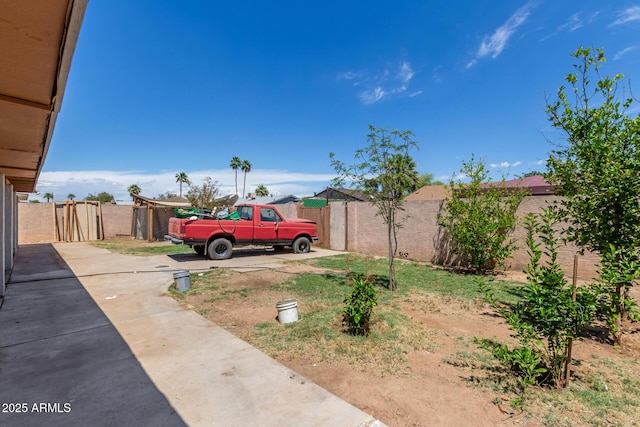 2207 N 53rd Ave, Phoenix, AZ 85035 - view of yard with a fenced backyard