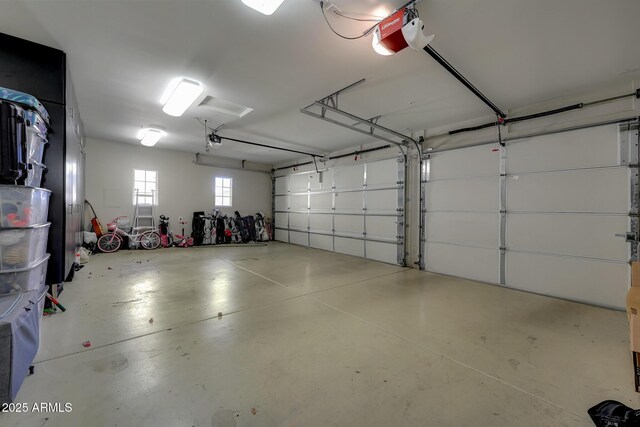 18927 N 101st St, Scottsdale, AZ 85255 - garage with a garage door opener