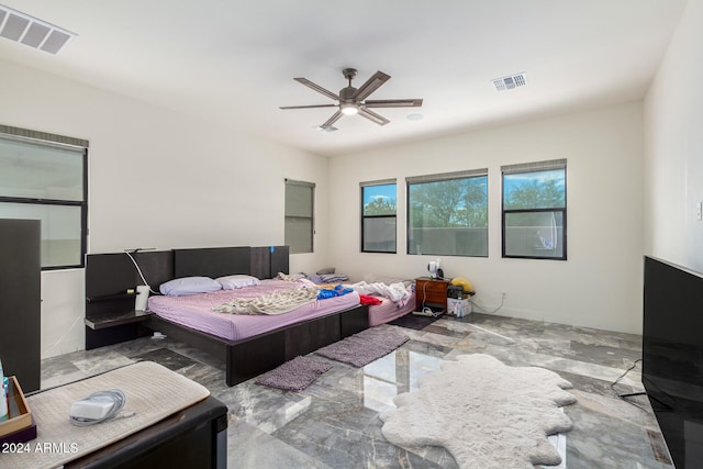 bedroom with ceiling fan