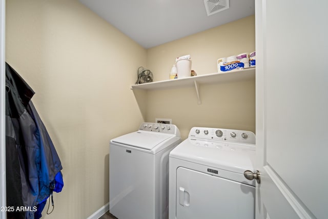 620 Vista Del Rio Ct, Wickenburg, AZ 85390 - clothes washing area with washer and dryer, visible vents, and laundry area