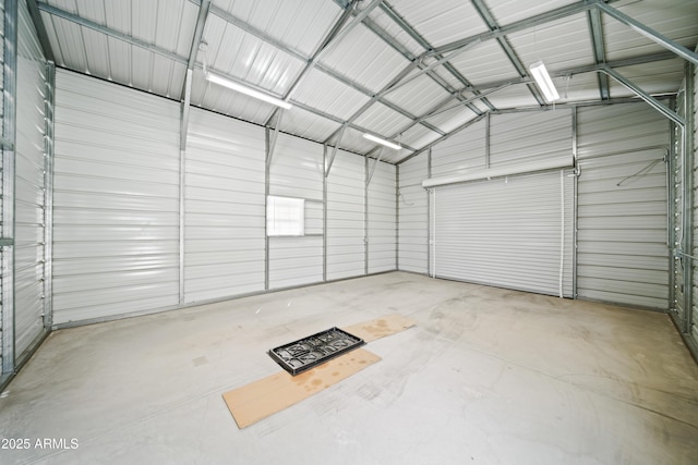620 Vista Del Rio Ct, Wickenburg, AZ 85390 - garage with metal wall