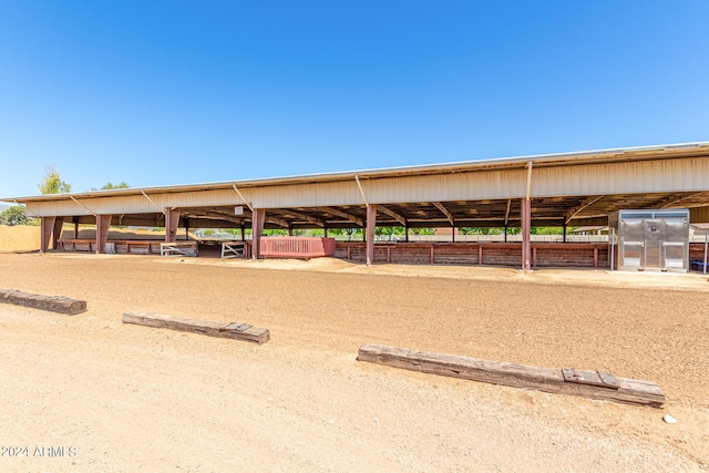 view of stable featuring an outdoor structure