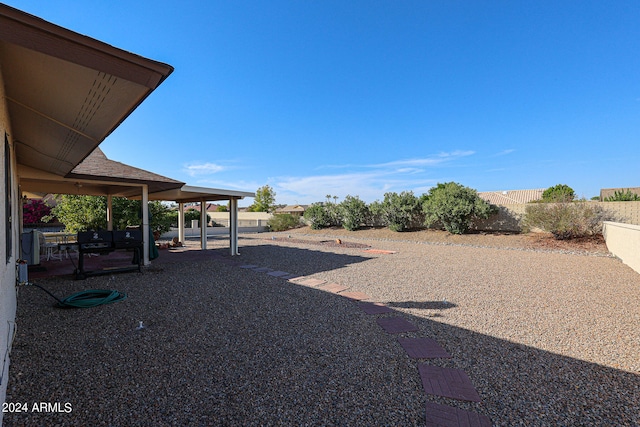 view of yard featuring a patio area