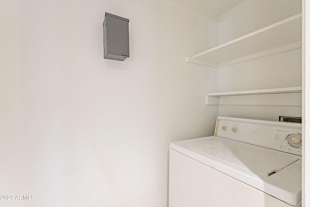 1446 E Grovers Ave Unit 13, Phoenix, AZ 85022 - laundry area with washer / clothes dryer