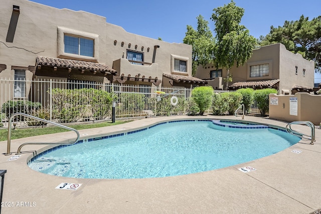 1446 E Grovers Ave Unit 13, Phoenix, AZ 85022 - community pool with a hot tub
