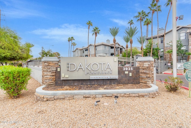 view of community / neighborhood sign