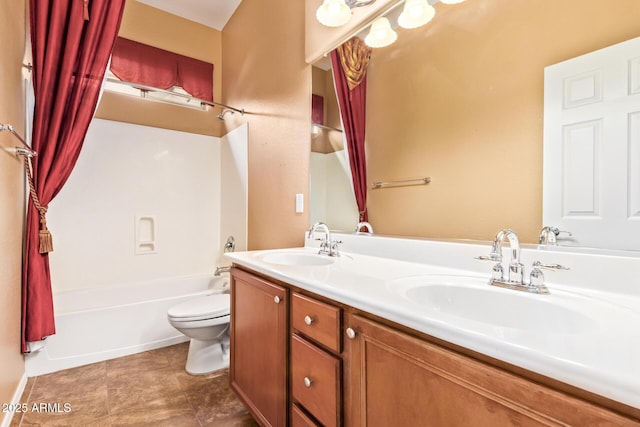 2413 W Kachina Trl, Phoenix, AZ 85041 - full bath featuring double vanity and washtub / shower combination