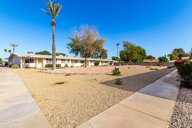 view of front of property