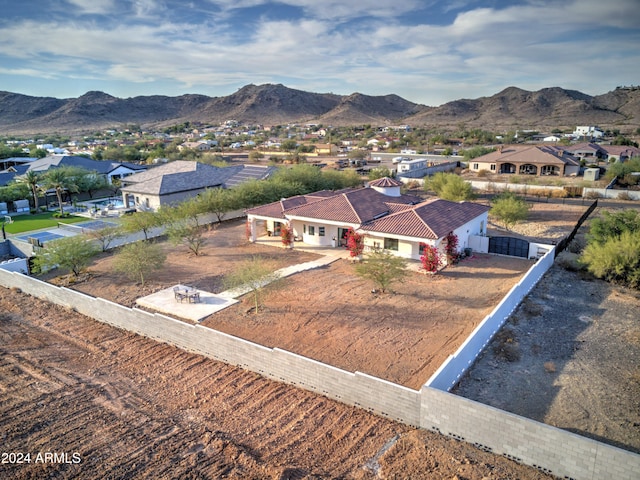 bird's eye view with a mountain view