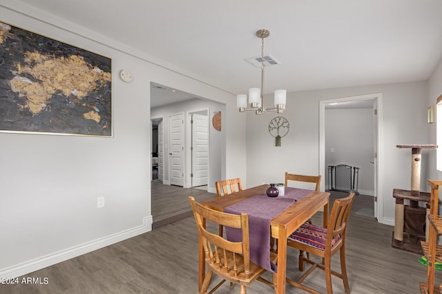 5702 S Beck Ave, Tempe, AZ 85283 - dining room with a chandelier, baseboards, visible vents, and wood finished floors
