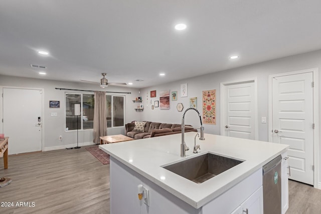 5702 S Beck Ave, Tempe, AZ 85283 - kitchen featuring visible vents, light wood-type flooring, dishwasher, a sink, and recessed lighting