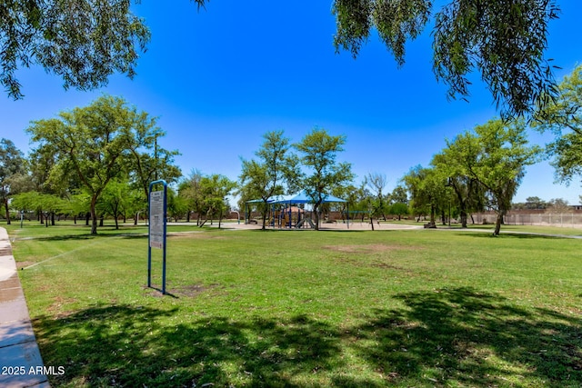7826 W Mcrae Way, Glendale, AZ 85308 - surrounding community featuring a lawn