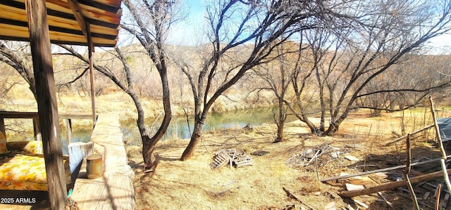 11150 E Clatterbuck Dr, Cornville, AZ 86325 - view of yard featuring a water view