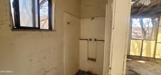 11150 E Clatterbuck Dr, Cornville, AZ 86325 - bathroom featuring plenty of natural light
