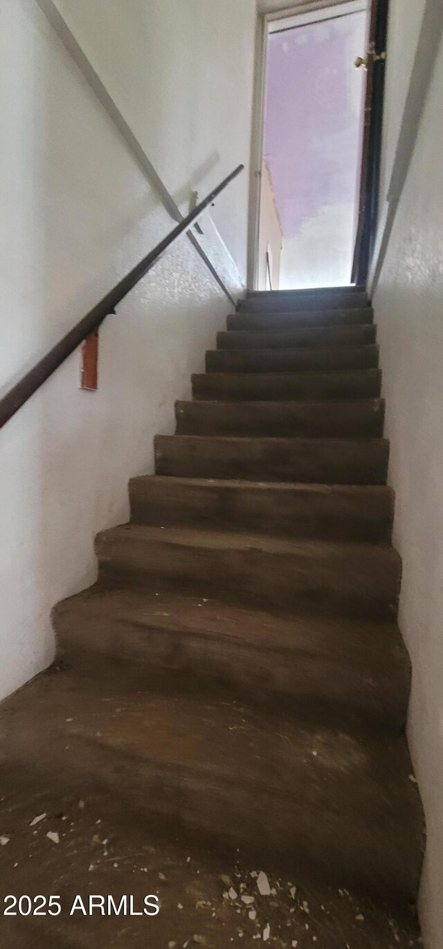 11150 E Clatterbuck Dr, Cornville, AZ 86325 - view of stairway