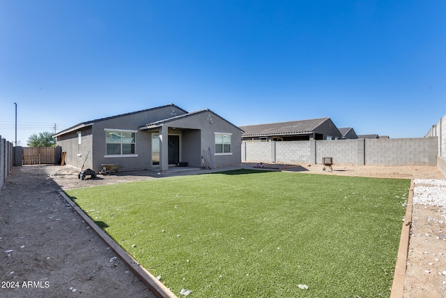 exterior space featuring a front lawn