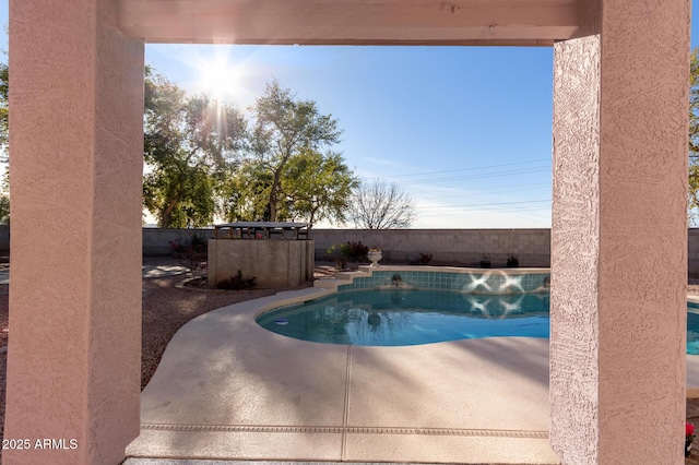 view of swimming pool