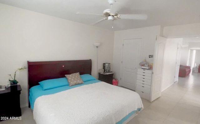 bedroom featuring ceiling fan