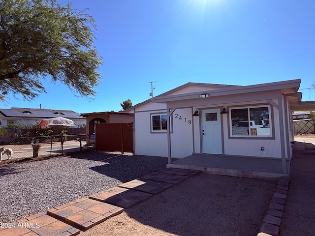 view of front of property