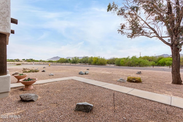 view of yard with a mountain view