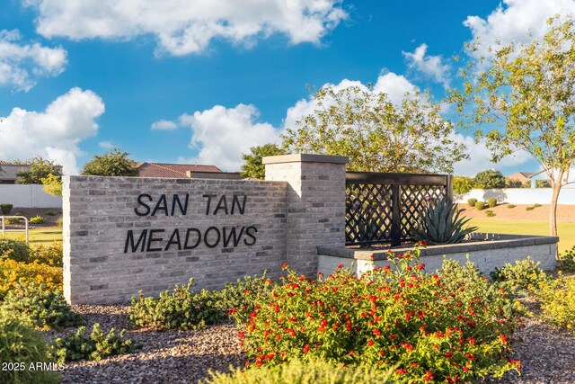 1294 E Ln Fortuna Ct, San Tan Valley, AZ 85140 - view of community sign