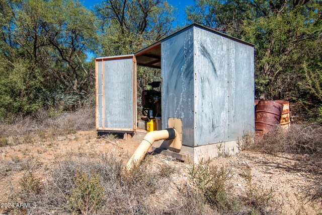 view of outdoor structure