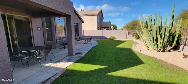 view of yard with a patio