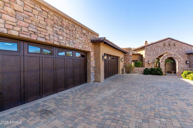 view of front facade with a garage