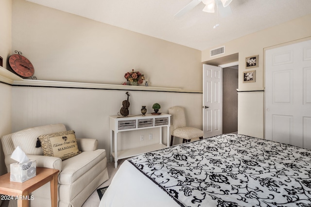 bedroom featuring ceiling fan