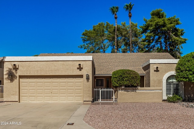 view of front facade featuring a garage