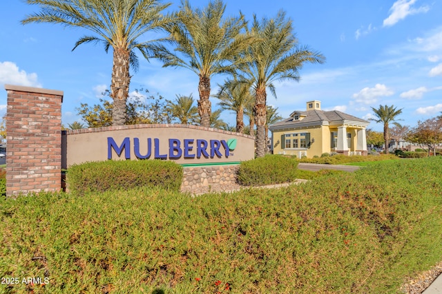 view of community / neighborhood sign