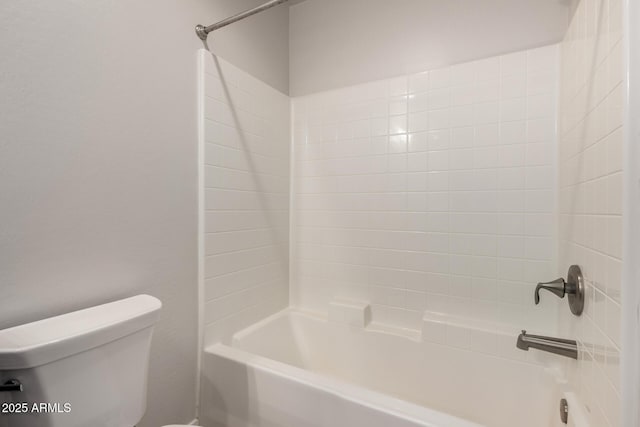 2000 N 36th St Unit 10, Phoenix, AZ 85008 - bathroom featuring toilet and shower / bath combination