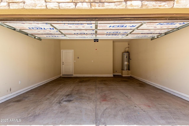 2000 N 36th St Unit 10, Phoenix, AZ 85008 - garage with electric water heater and a garage door opener